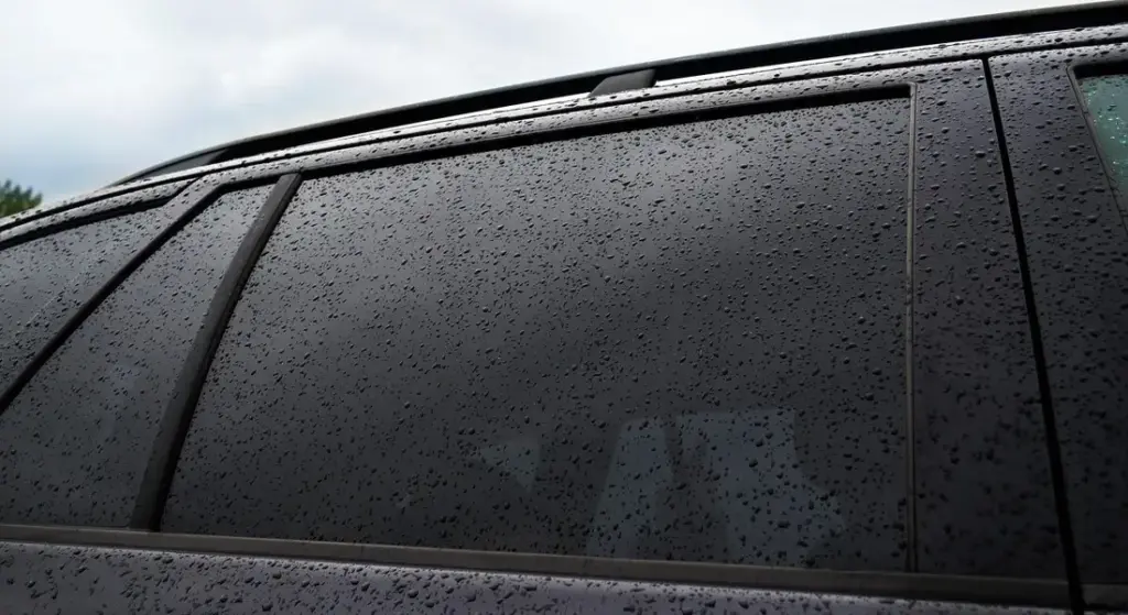 How Do You Clean the Inside of Car Windows Without Streaks or Smudges?
